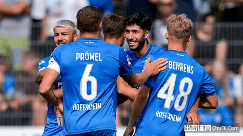 免费共享场地，万名小学生校外公益游泳活动举行